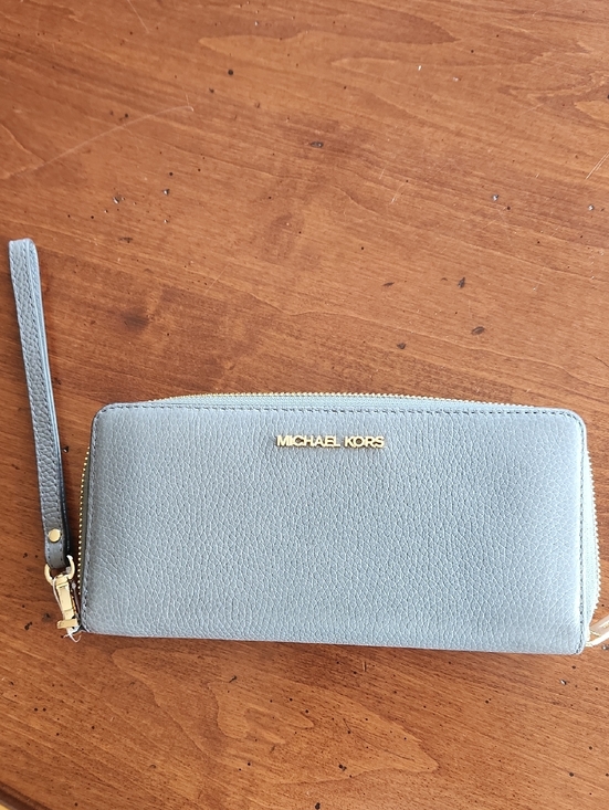 Michael Kors Handbags - NWT Michael Kors Jet Set Large Continental Travel Wallet/wristlet